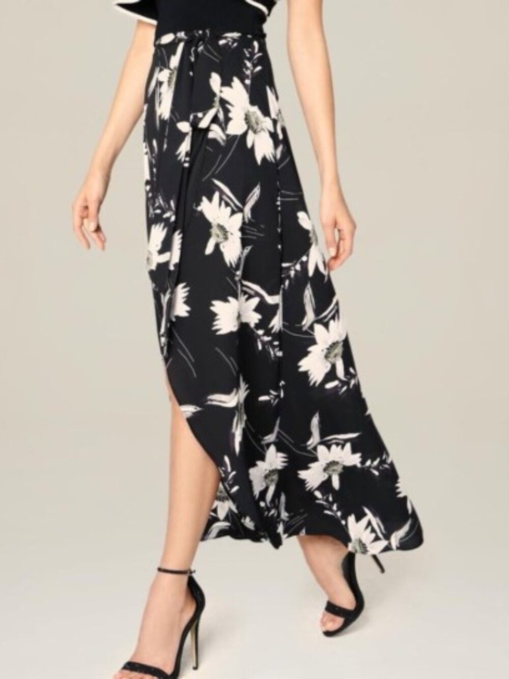 Bebe Black White Daisy Floral Wrap Maxi Skirt | Size 2 | Resort Chic